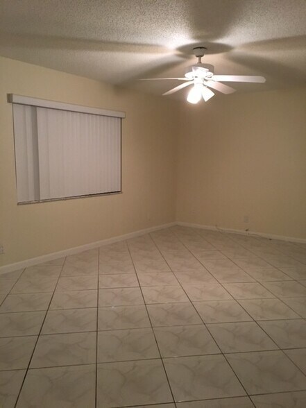 Building Photo - 9125 W Highland Pines Dr