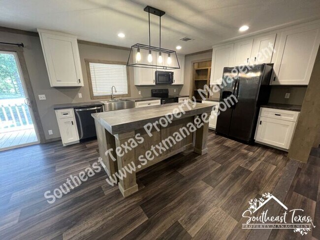 Building Photo - 4740 Ariola Ln