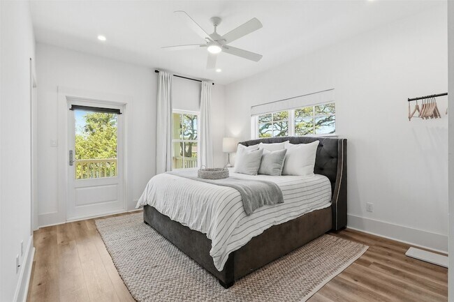 Building Photo - 4712 Avenue Q