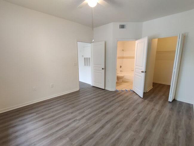 Building Photo - 17104 Carrington Park Dr