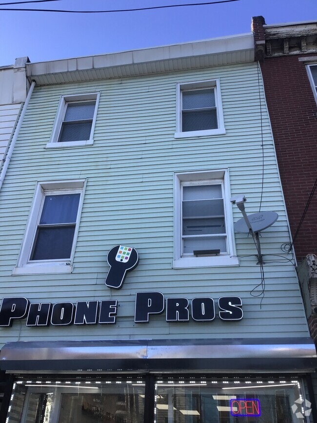 Building Photo - 247 E Girard Ave