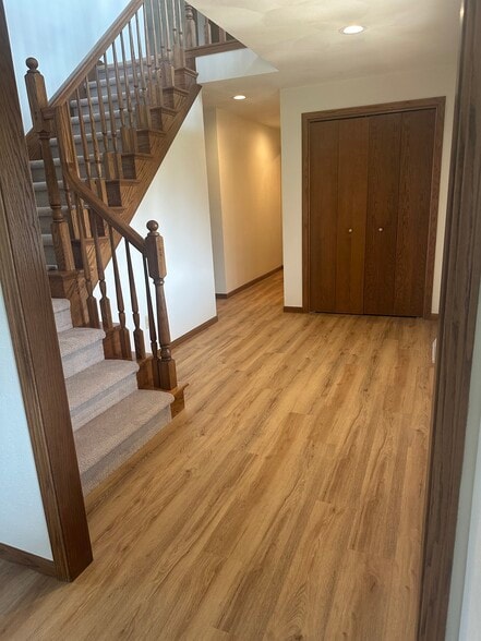 Building Photo - N511 Willowcrest Ct