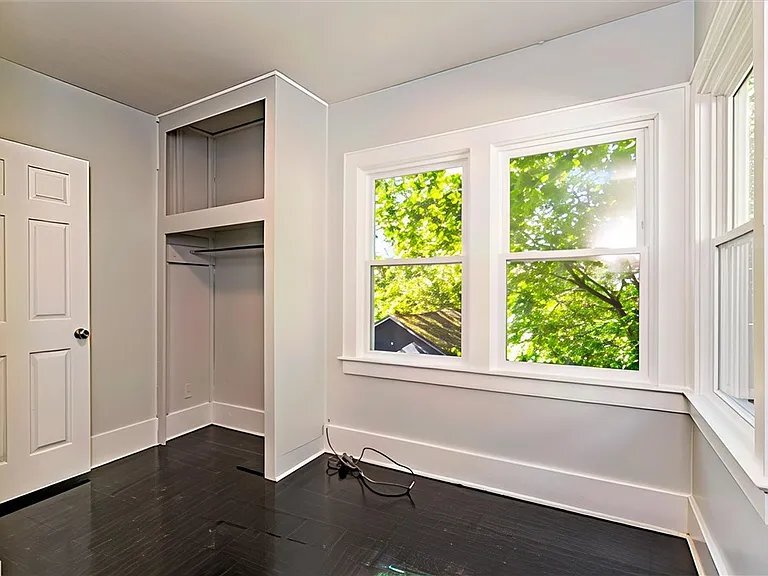 Building Photo - 73 Somerset St