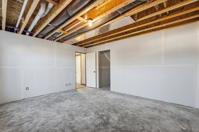 Building Photo - 720 Creekside Dr