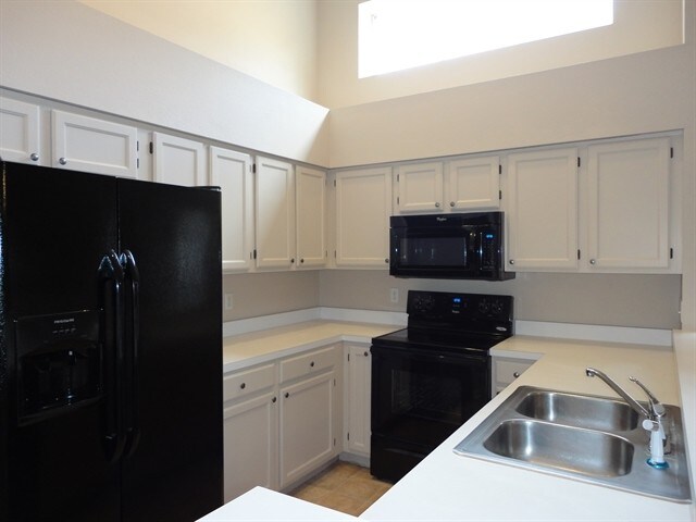 Building Photo - 13503 Ironton Dr