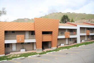 Building Photo - 2 Bd 1 Bath in Marmalade Square Condos