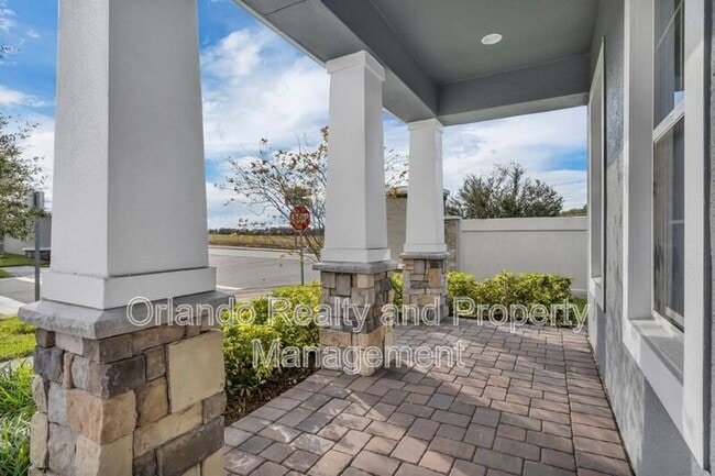 Building Photo - 15155 Mayberry Dr