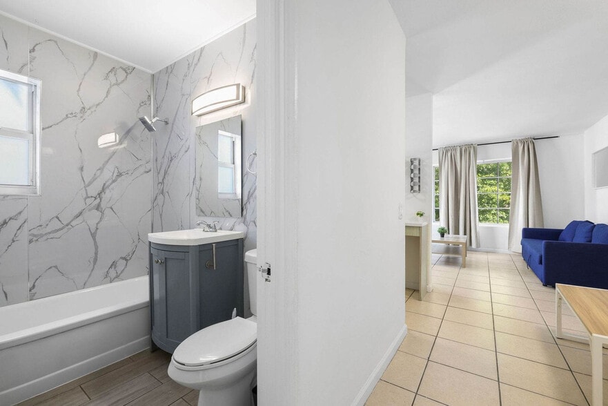 Building Photo - 7340 Harding Ave