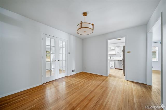 Building Photo - 3124 S Vine Ct