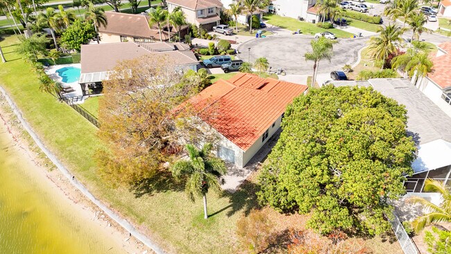 Building Photo - 10789 Barque Ct