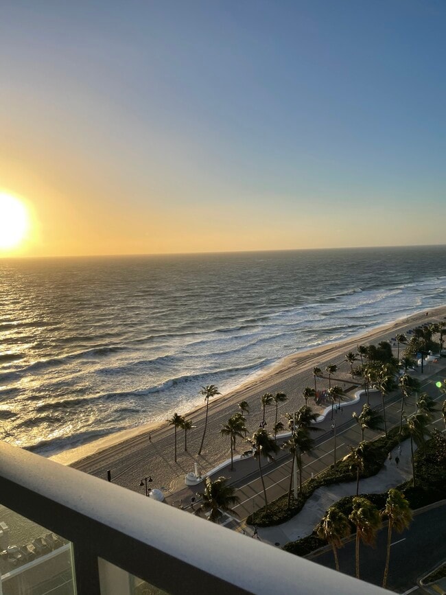 Building Photo - 209 N Fort Lauderdale Beach Blvd