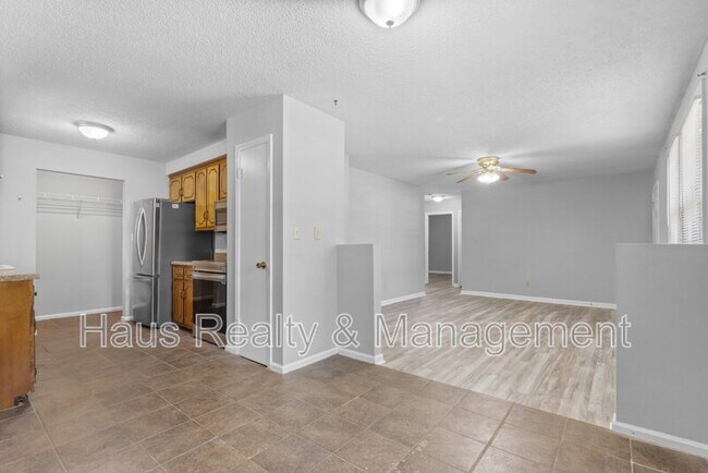 Building Photo - 518 Aspen Dr