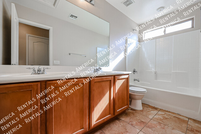 Building Photo - 910 S 118th Ln