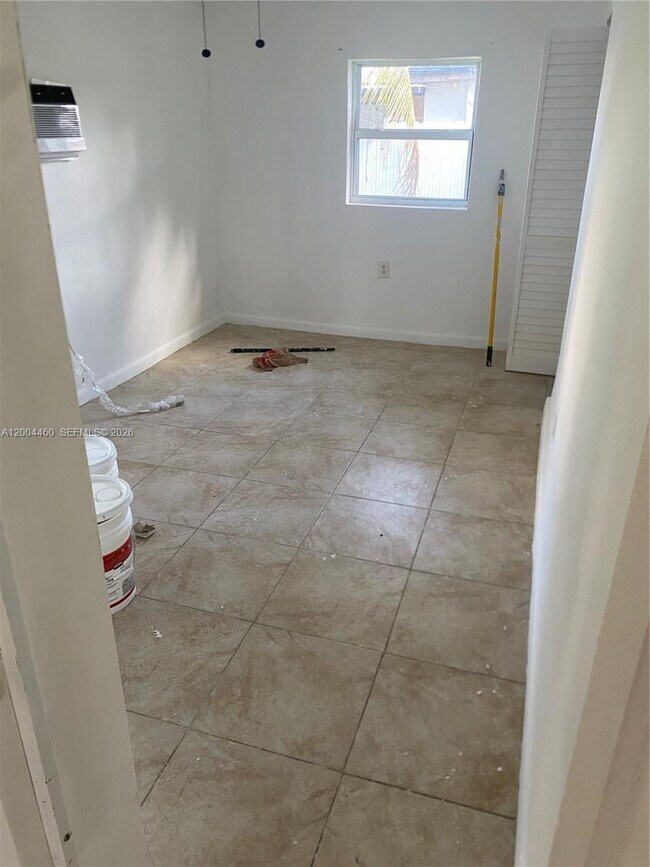 Building Photo - 1070 NW 147th St