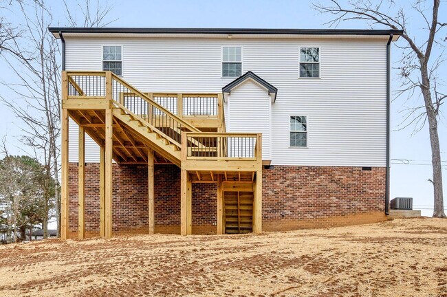 Building Photo - 2129 Powell Rd