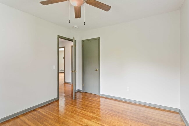 Building Photo - Welcome to the country! 3bd Rambler with f...