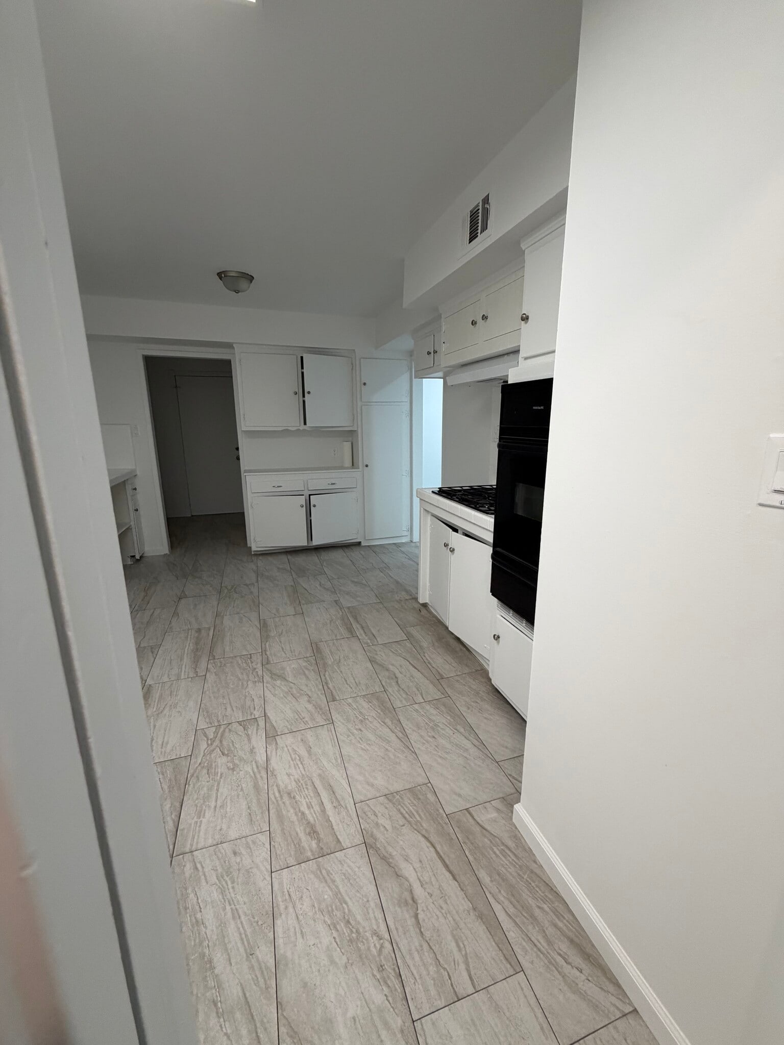 Building Photo - 44539 Lowtree Ave