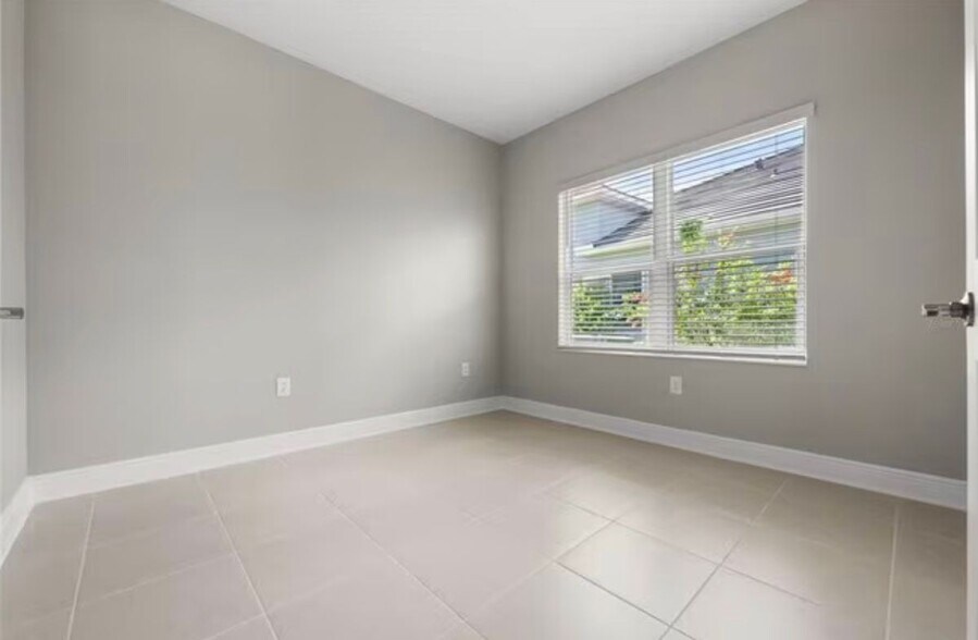 Building Photo - 4338 Tamarind Pl