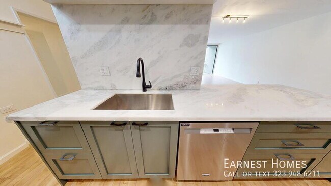 Building Photo - 1745 Camino Palmero St