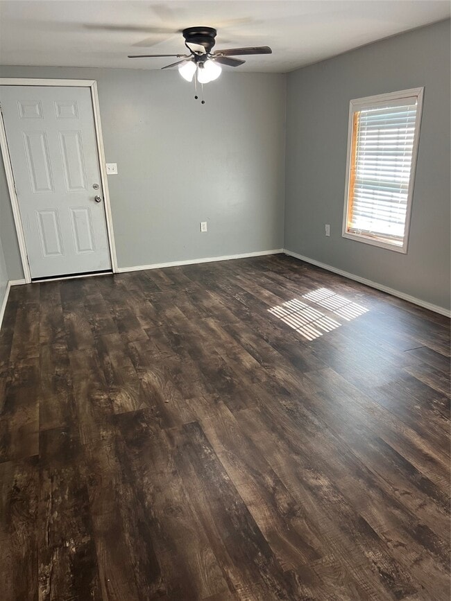 Building Photo - 810 S Brownell St