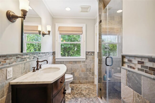Building Photo - 17 The Intervale