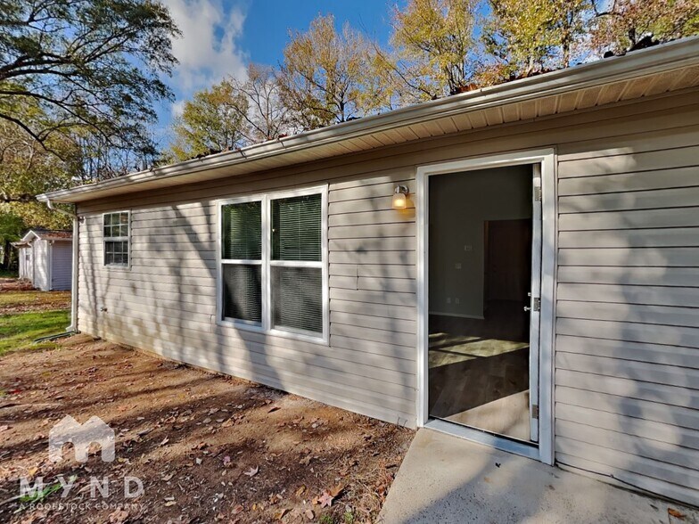 Building Photo - 219 American Dr