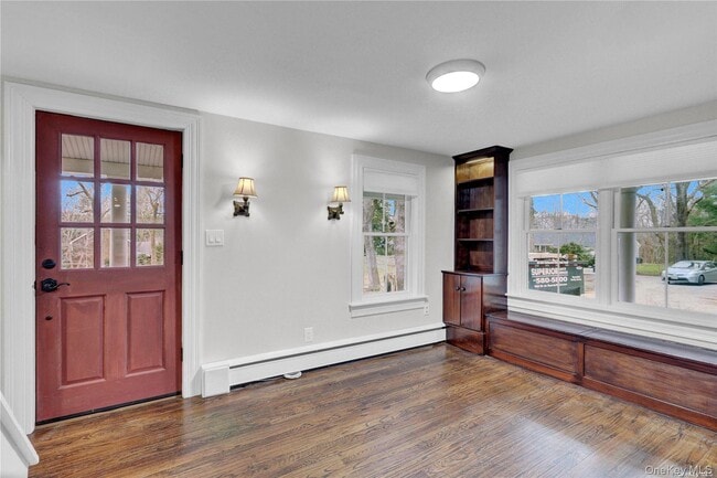 Building Photo - 42 Blydenburgh Ln