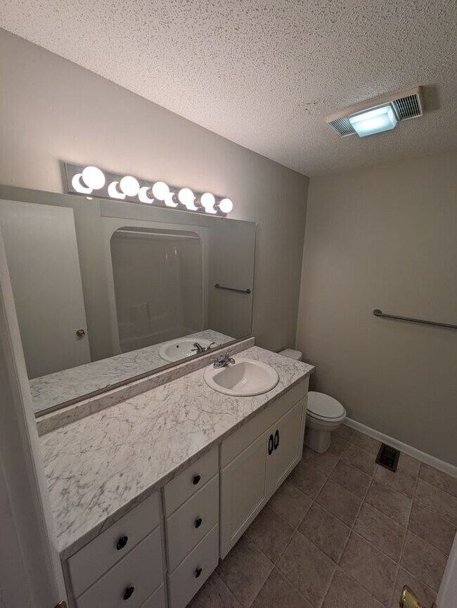 Building Photo - 2BD/1.5BA Townhome at Francescan Terrace