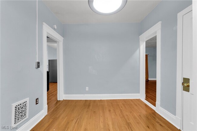 Building Photo - 1289 W 115th St