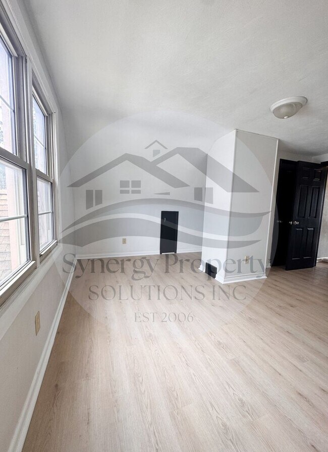 Building Photo - AVAILABLE 3/17/2026