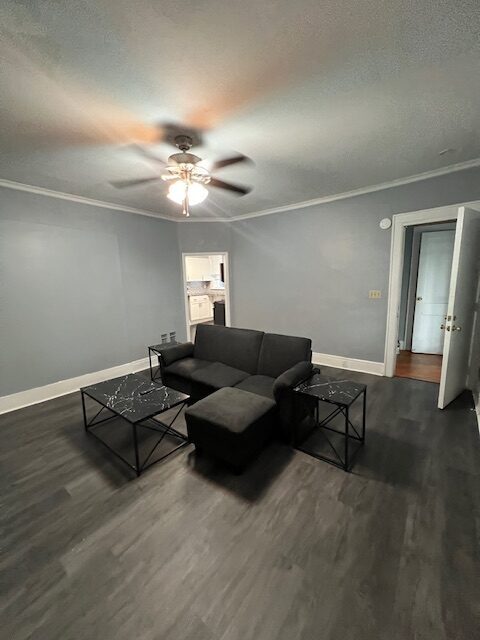 Building Photo - 1526 E Genesee St