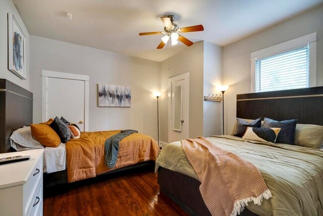 Building Photo - Fully Furnished 3 bedroom 2 bath  for 2 weeks or a Month stay