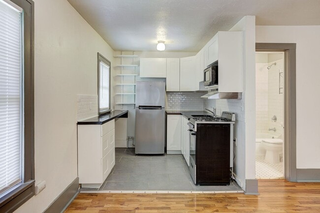 Building Photo - Studio in Norman near OU!