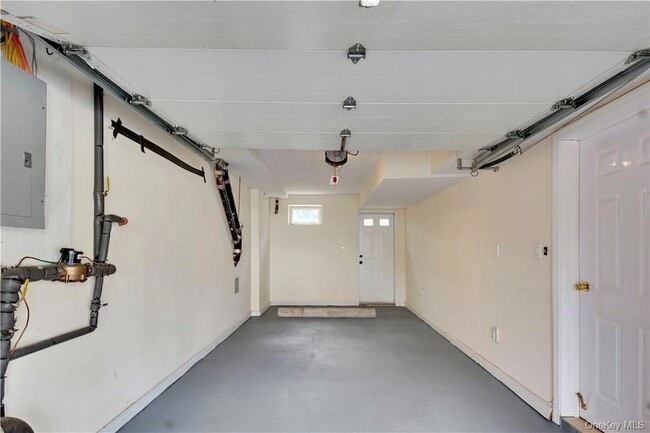 Building Photo - 5 Crosby Pl