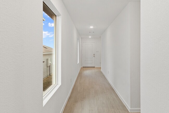 Building Photo - 3415 Rock Ml Dm