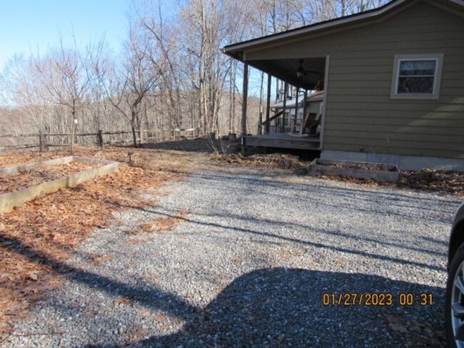 Building Photo - $1,500 - 2 Bedroom / 2 Bath Fully Furnished Cabin with an Amazing View in the Pumpkintown Community