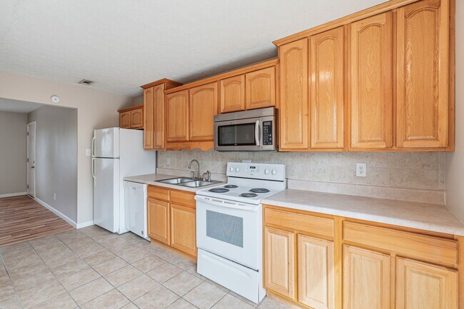Building Photo - 4801 Cannon Ridge Dr