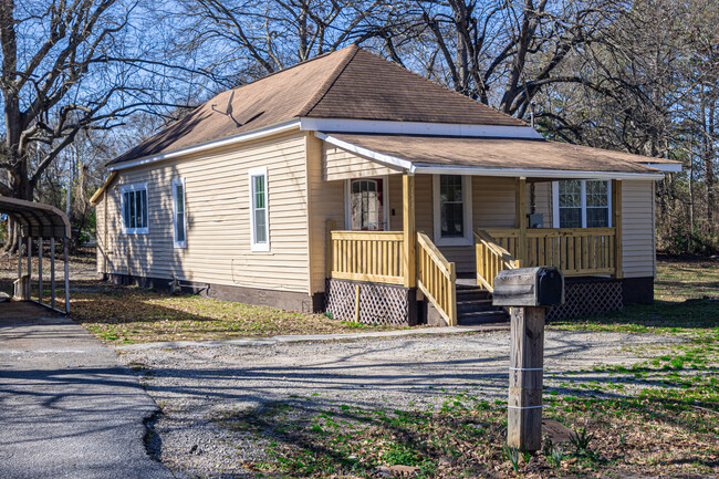 Building Photo - 4139 Lott St NE