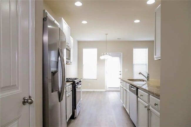 Building Photo - 5817 Grande River Rd