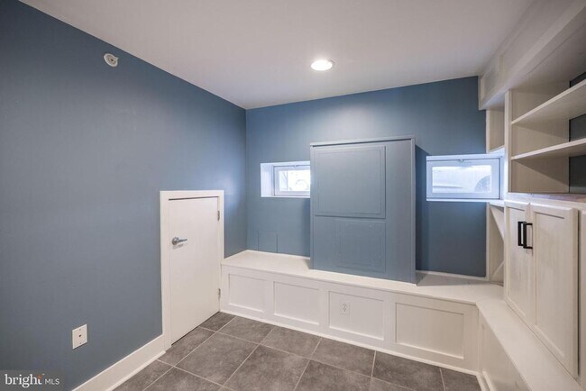 Building Photo - 1814 Christian St