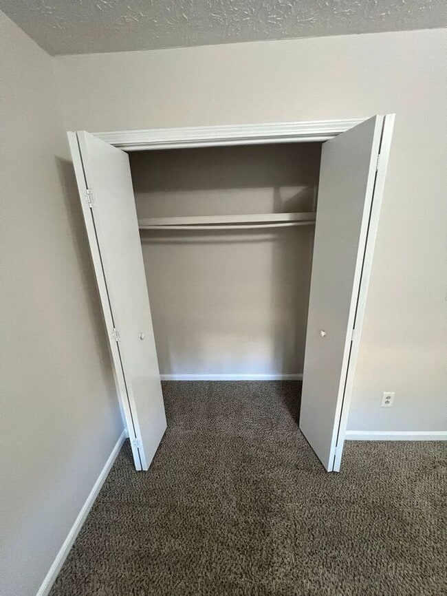 Building Photo - NOW READY!!! Cozy ranch 2 bedroom 1.5 bath...