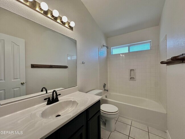 Building Photo - 12277 Red Sun Dr