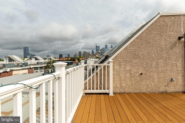 Building Photo - 1017 Dorrance St