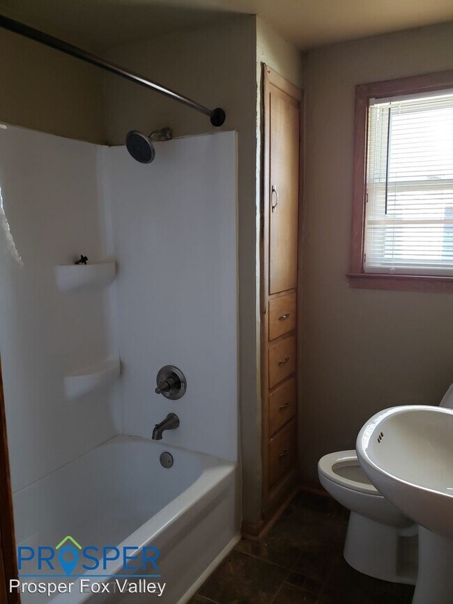 Building Photo - 3 br, 1 bath House - 1301 E Glendale Ave