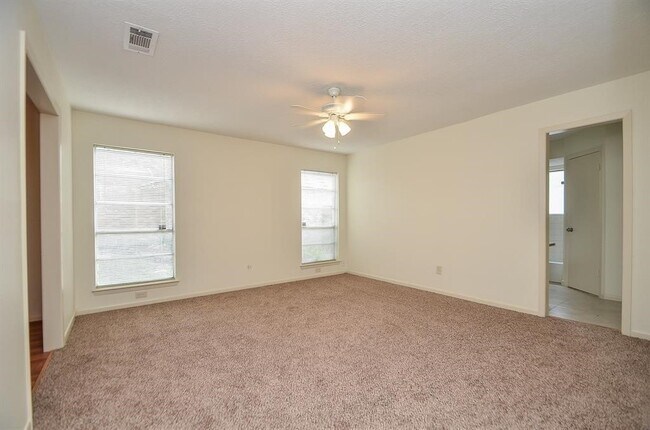 Building Photo - 4811 Wind Chimes Dr