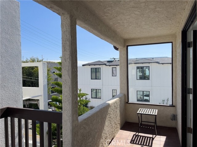 Building Photo - 3030 Manhattan Ave