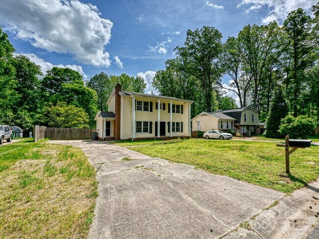 Building Photo - 2544 Cedarwild Rd