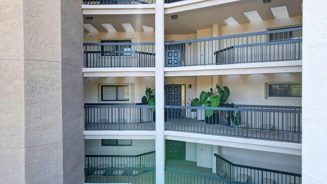 Building Photo - 5279 Fountains Dr S
