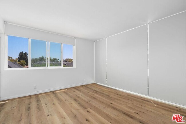 Building Photo - 9950 Durant Dr