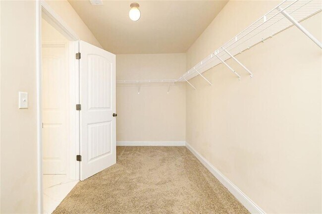 Building Photo - 403 Devon Brook Ct NE